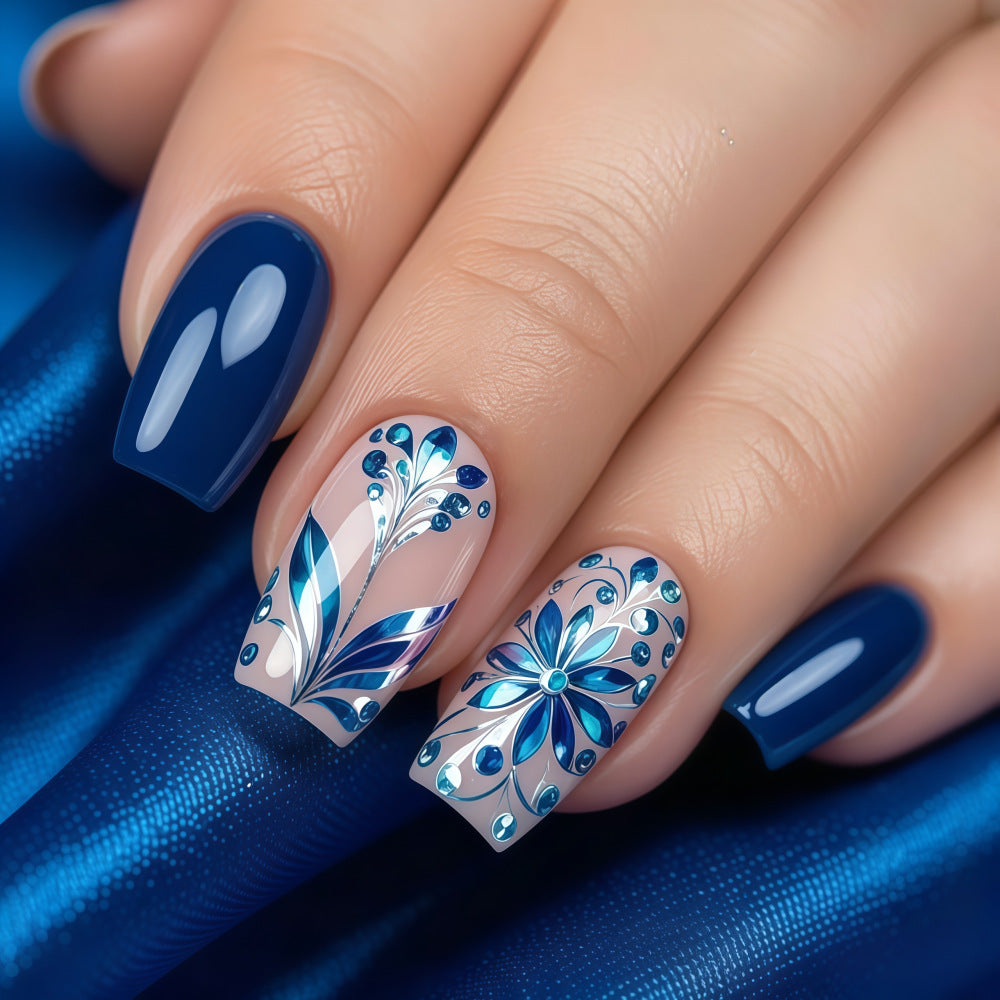 Kunstnägel mit floralen Details Brehn