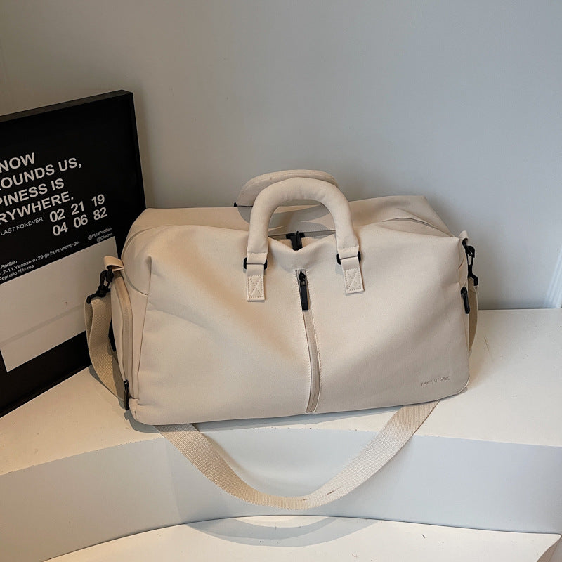 Moderne Reisetasche mit Vielseitigen Trageoptionen Brehn