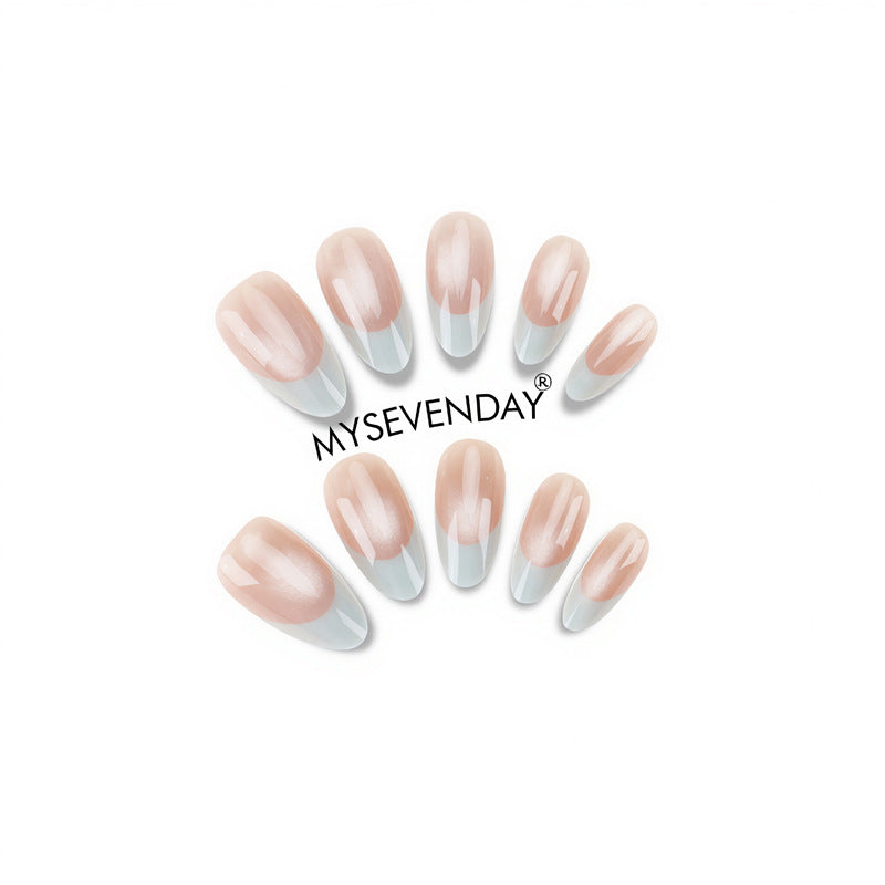 Elegante Press-On Nagelset mit French Tip Design Brehn