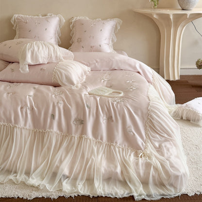 Luxuriöses Satin-Mischgewebe gesticktes Bettbezug-Set mit transparenter Rüschenschürze und dekorativem Bolster