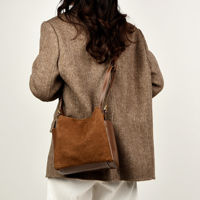 Suede Bucket Handtasche Brehn