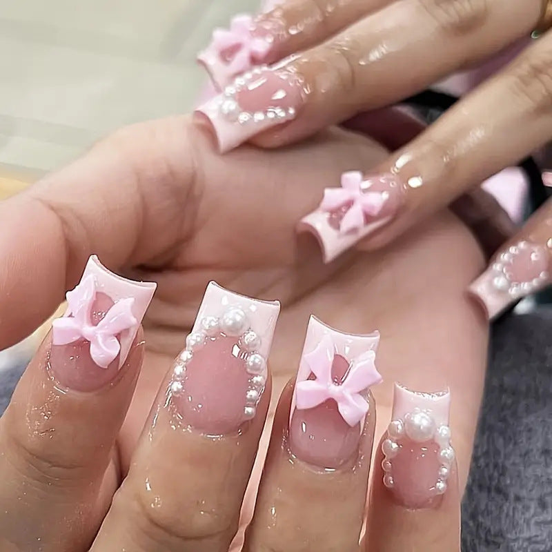 Dekorative Strass Nagelkunst Brehn