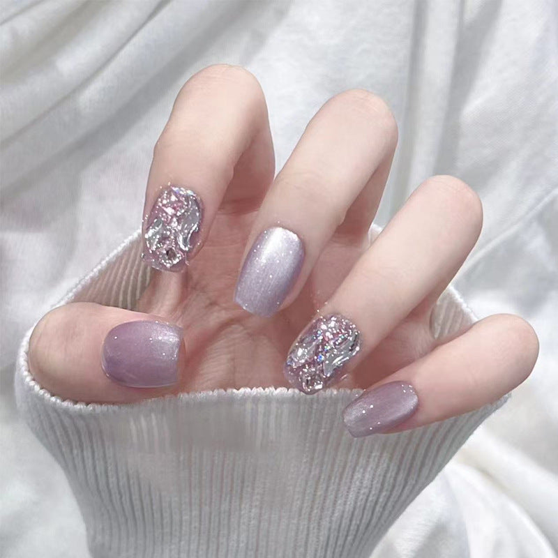 Kunstnagelset mit Glitzer- und Metallic-Effekten Brehn