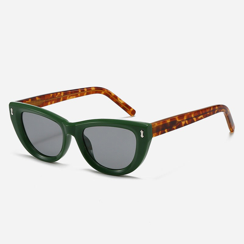 Damen Cat-Eye Sonnenbrille mit transparentem Rahmen und braunen Gläsern Brehn