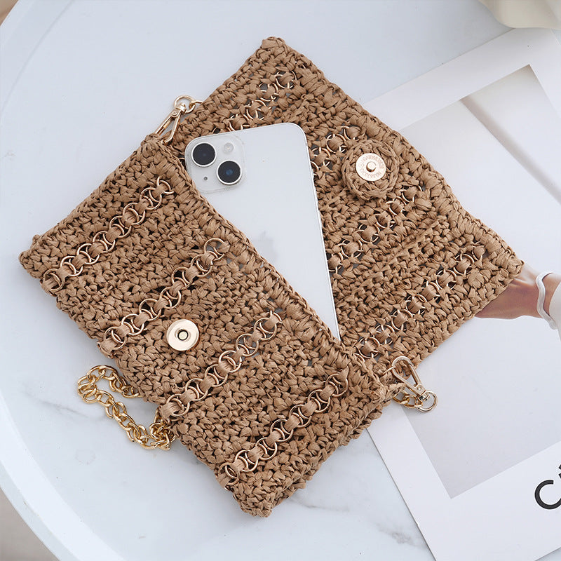 Clutch mit Kettenumhängeriemen und Handgefertigtem Makramee Brehn