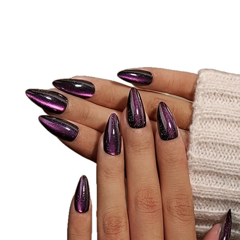 Glamouröses Stiletto-Nagelset Brehn