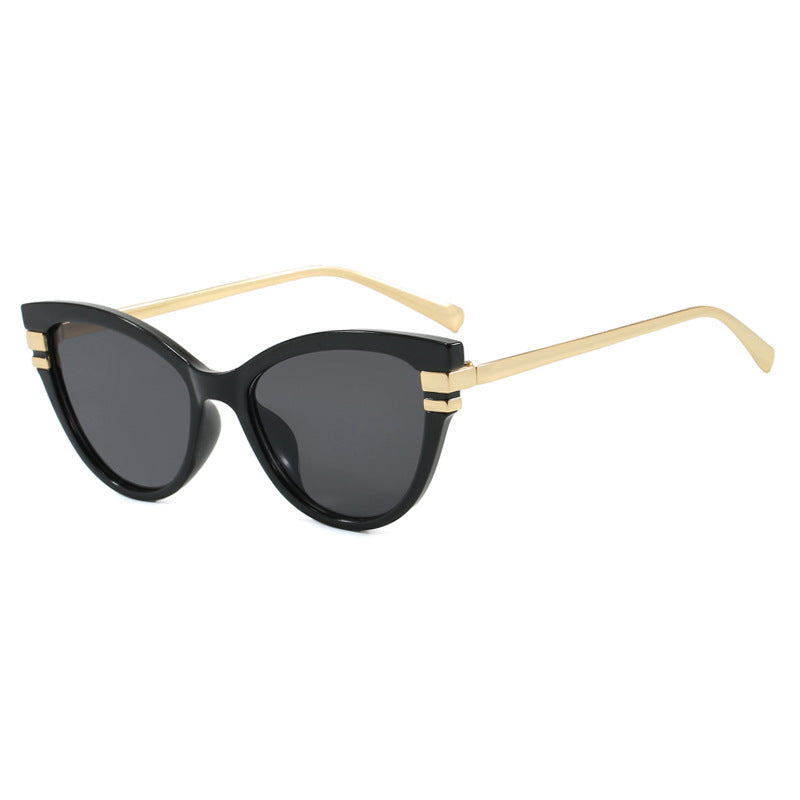 Damen Cat-Eye Sonnenbrille mit elegantem Kunststoffrahmen und goldenen Akzenten Brehn