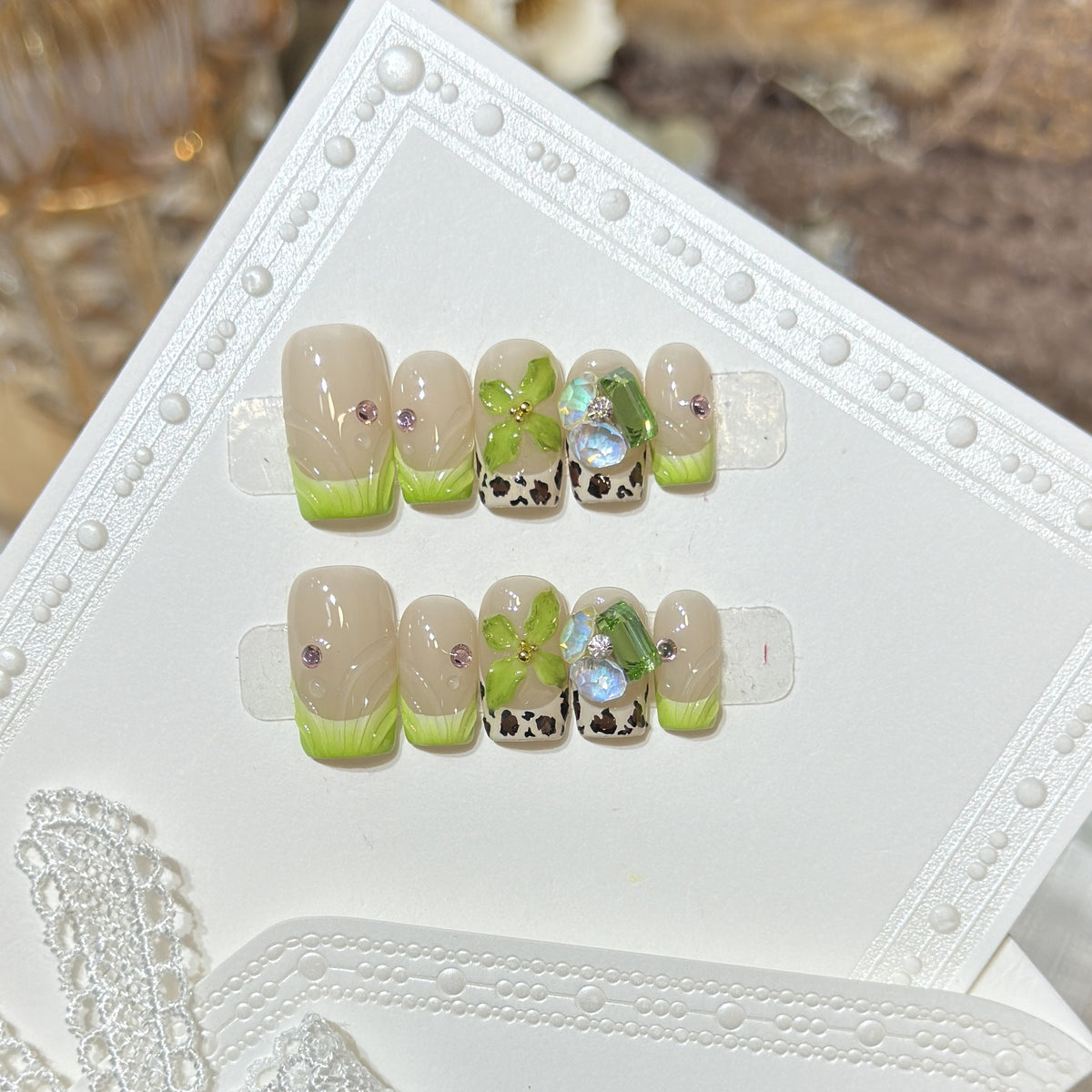 Florales Press-On Nail Set Brehn
