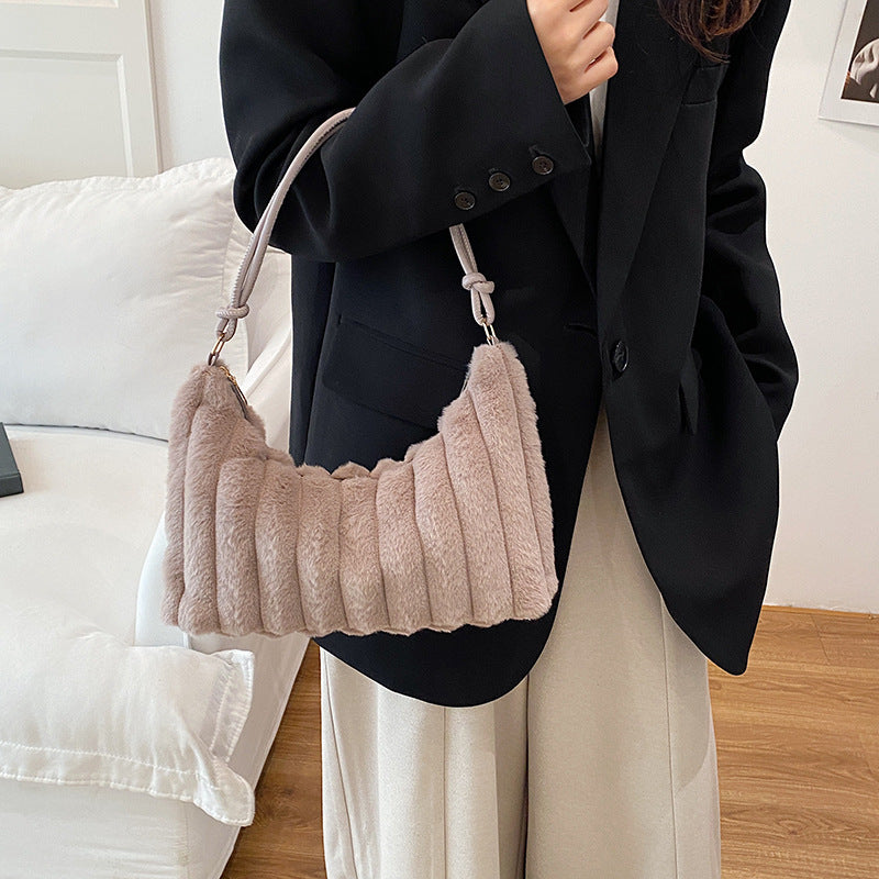 Luxuriöse Kunstfell Hobo-Tasche Brehn