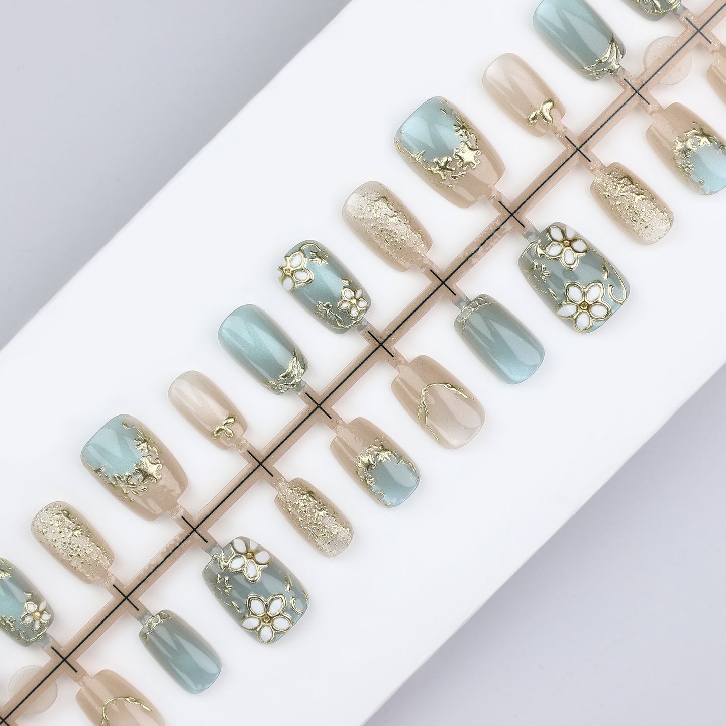 Dekoratives Floral Press-On Nagelset Brehn