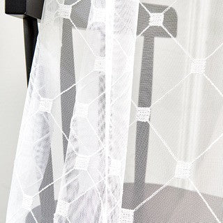 Transparenter Gardinenvorhang aus feinem Voile mit geometrischer Stickerei Brehn