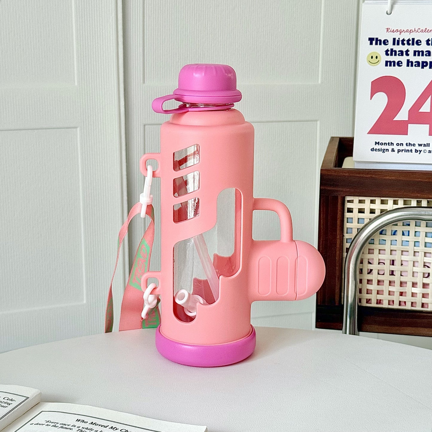 Damen Trendige Wasserflasche mit innovativem Design und praktischem Tragegriff Brehn