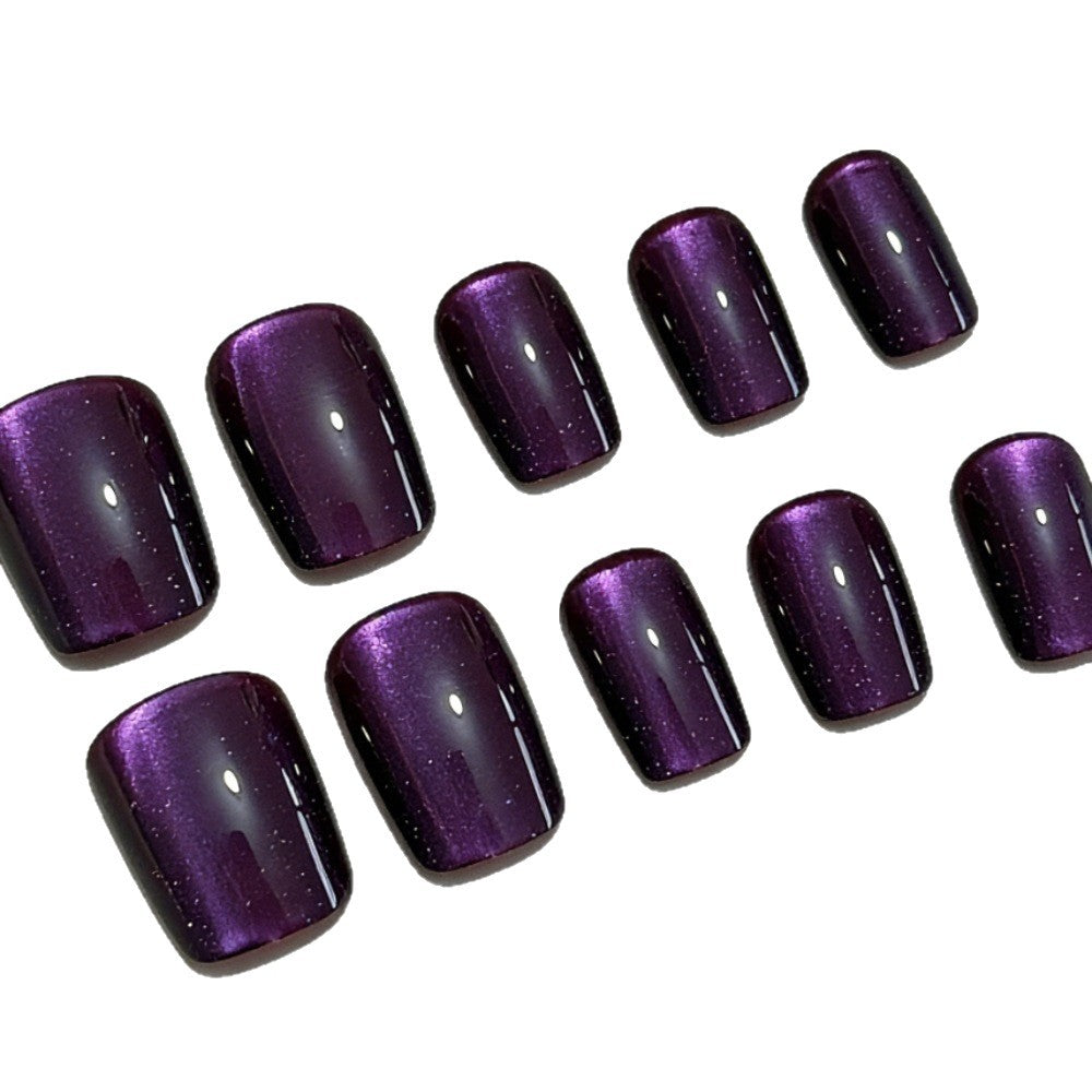 Kunstnägel mit Glänzendem Metallic-Finish und Auffälligen Ombre-Effekten Brehn