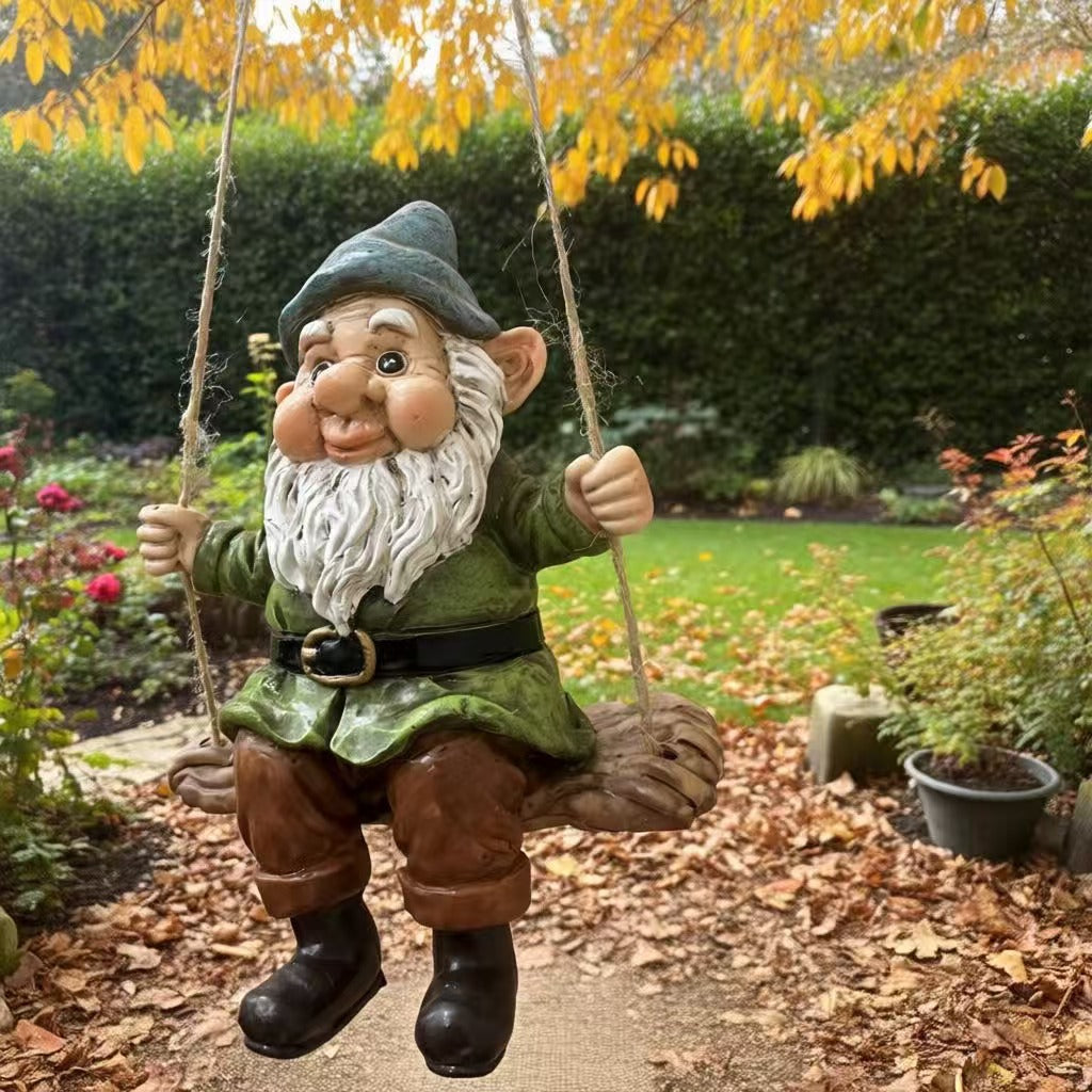 Gartenwichtel auf Schaukel Brehn