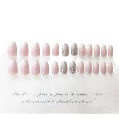 Elegantes Press-On Nagelkunstset mit Strassakzenten