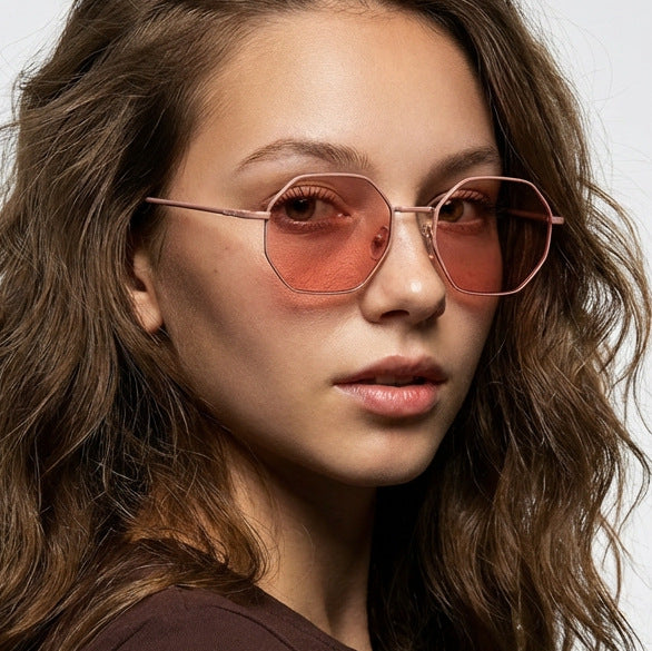 Damen octagonale Sonnenbrille mit eleganten Metallakzenten Brehn