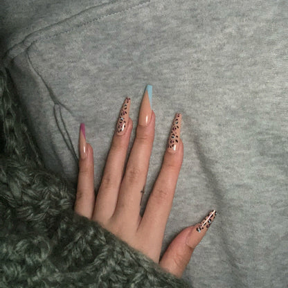 Künstlerische Stiletto-Nagelverlängerungen