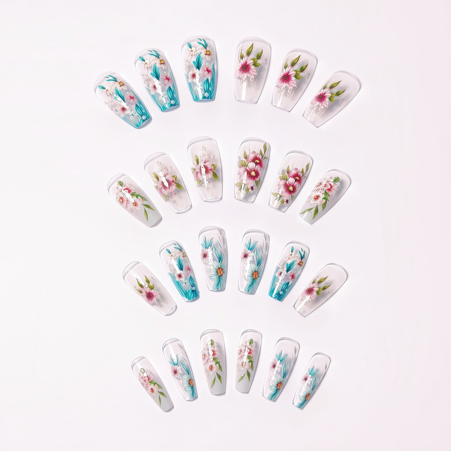 Kunstnageldesign mit Floralen Akzenten Brehn