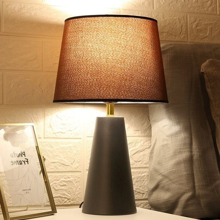 Moderne künstlerische Tischlampe