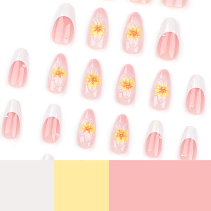 Kunstvolle Stiletto-Nägel mit floralen Akzenten Brehn