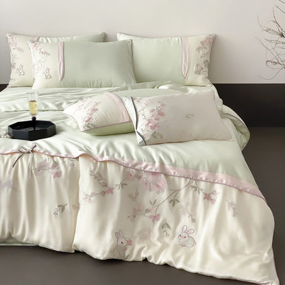 Luxe Satin-Feel Botanisch Gestickte Bettbezug-Ensemble mit Applikationshasen & Bandbindungsaum