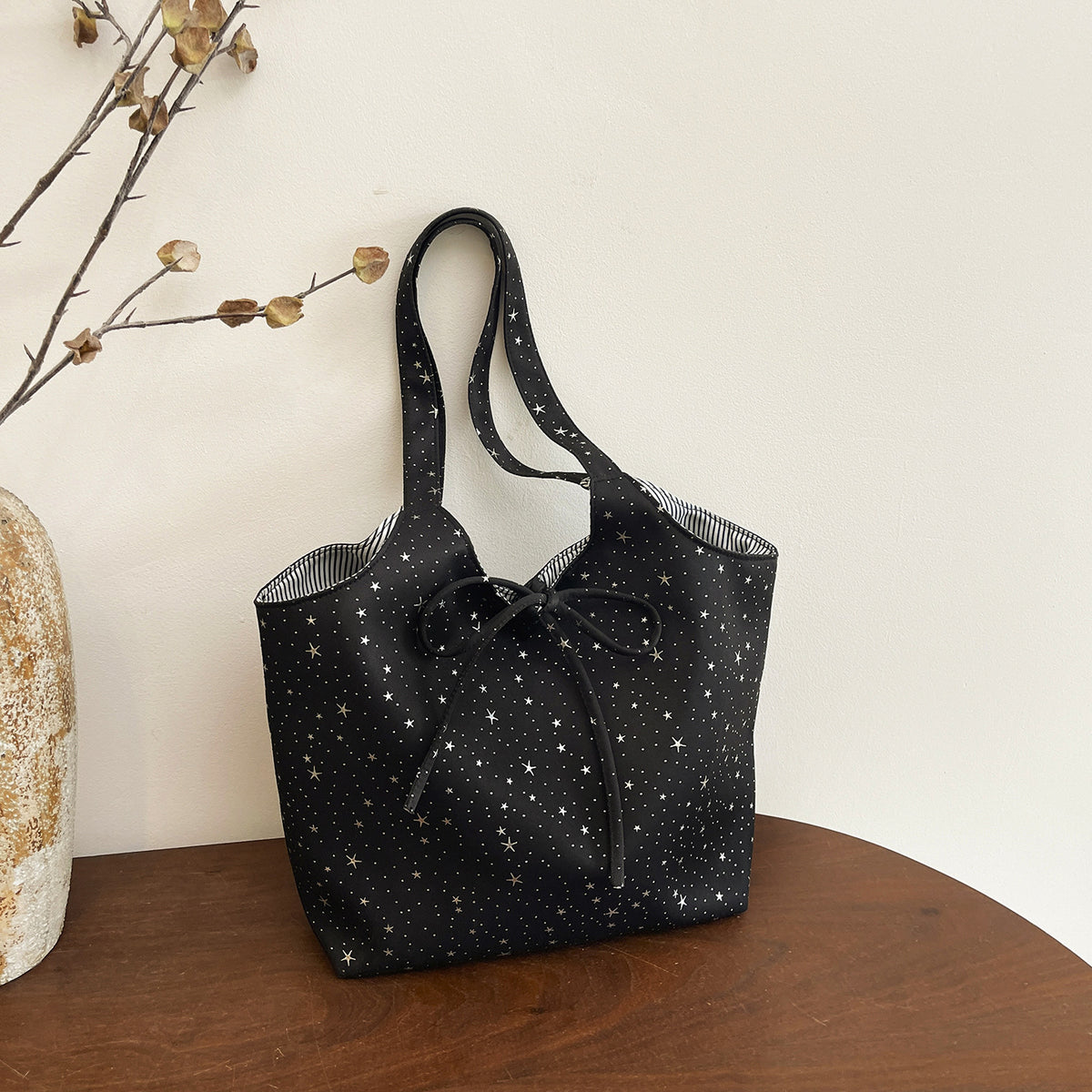 Stylische Canvas-Tote-Bag mit mehreren Taschen