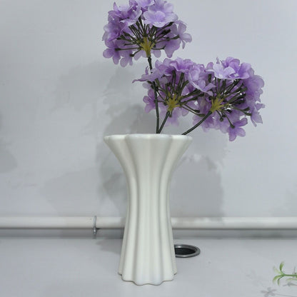 Skulptierte dekorative Blumenvase Brehn