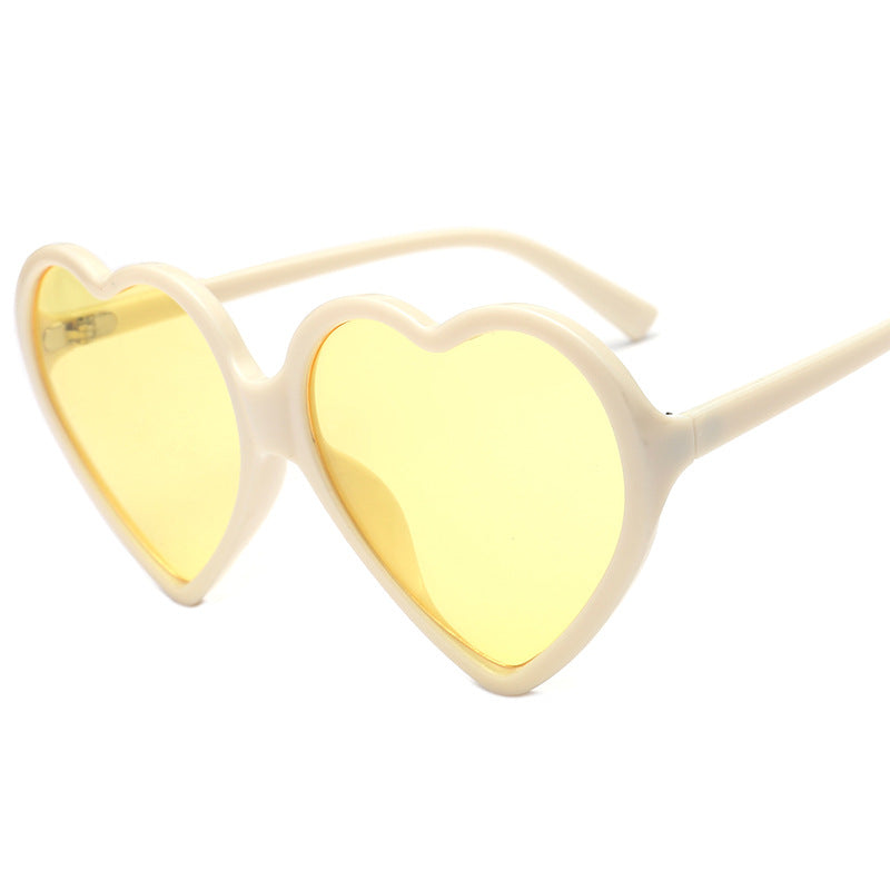 Damen Herzförmige Sonnenbrille mit stylishem Rahmen Brehn