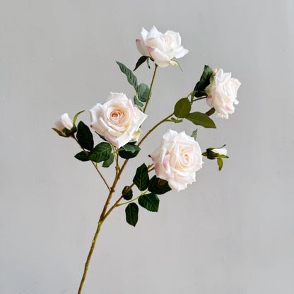 Elegante Blumenarrangement