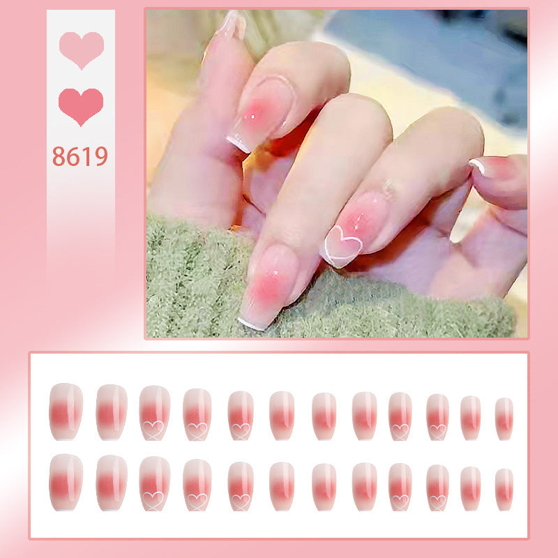 Kunstnagelset mit elegantem French-Tipp und Glitzerakzenten Brehn