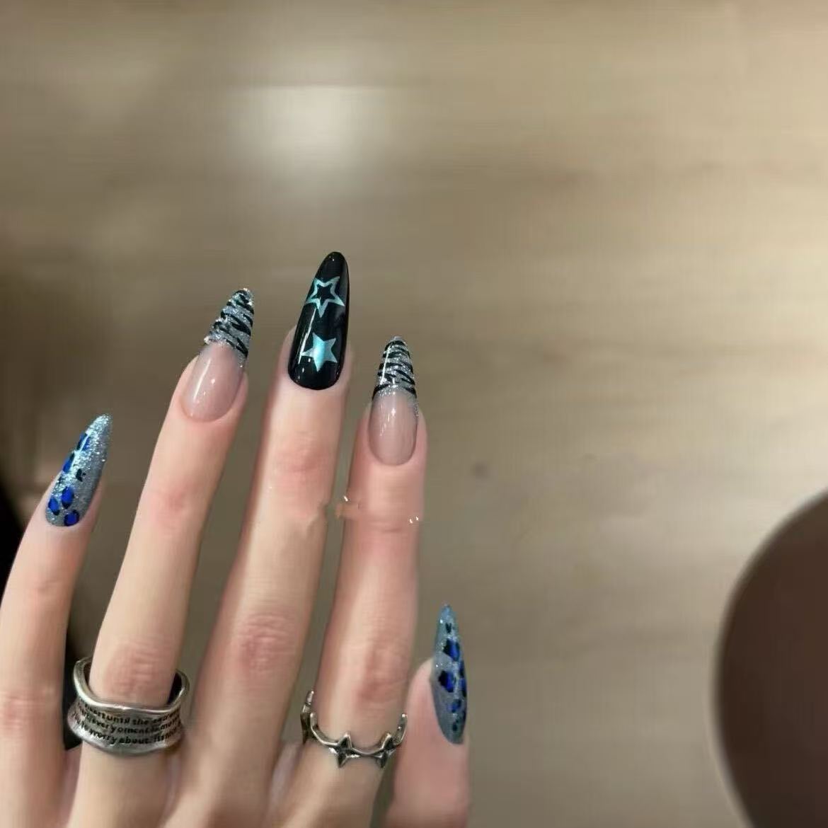 Glamouröse Gel-Nagelkunstverlängerungen Brehn