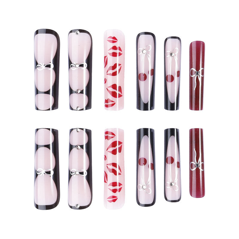 Künstlerisches Kiss-Design Nagelset