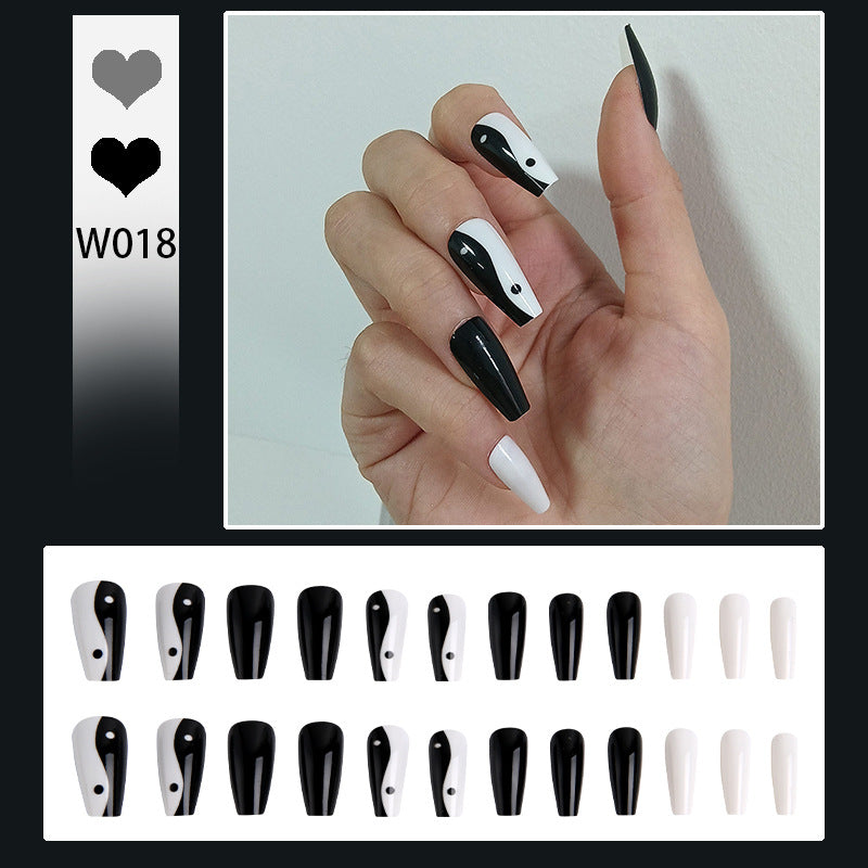Kunstnägel mit Yin-Yang Design Brehn