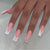 Dekorativer Press-On Nagelset mit eleganten floralen und Juwelenelementen Brehn