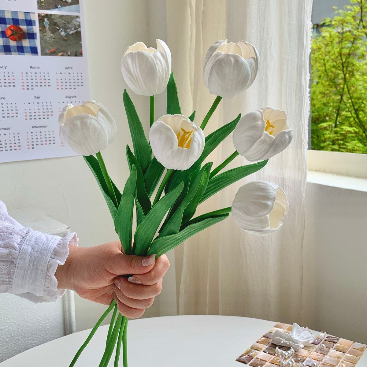 Dekorativer Tulpen-Bundle