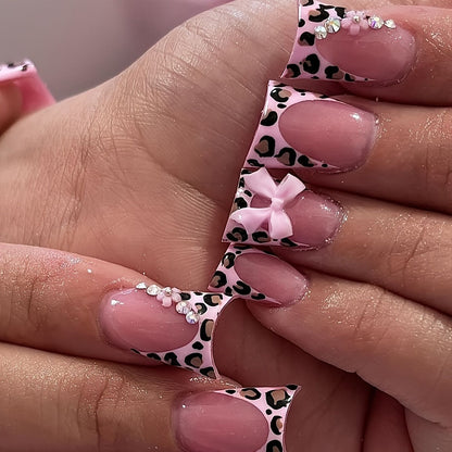 Glamouröse Blumene und Leopardenmuster Press-On Nagelkunst Brehn