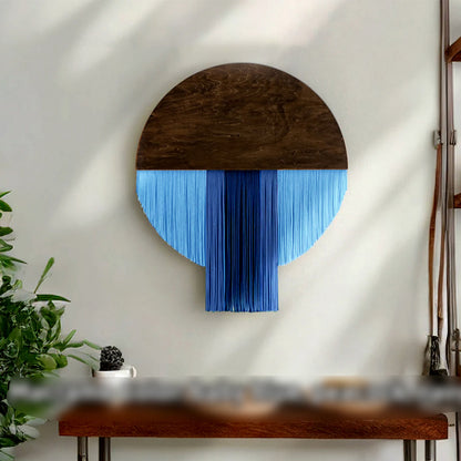 Wandbehang aus gefärbtem Garn und Holz