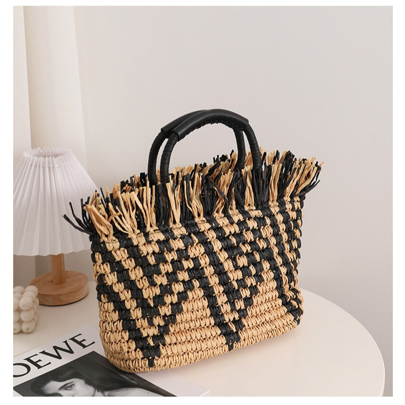 Stilvolle Basttasche mit Auffälligem Muster Brehn