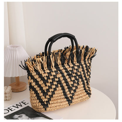 Stilvolle Basttasche mit Auffälligem Muster Brehn