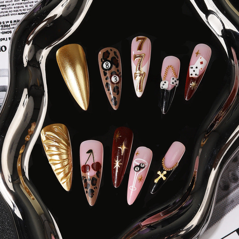 Glamouröse Dekorative Press-On Nagelspitzen Brehn