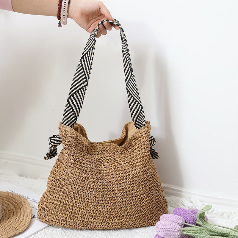 Damen Handtasche aus Naturmaterialien mit modischem Karomuster Brehn