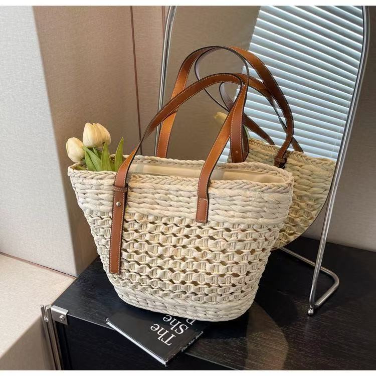 Handtasche mit Elegantem Geflochtenem Design Brehn