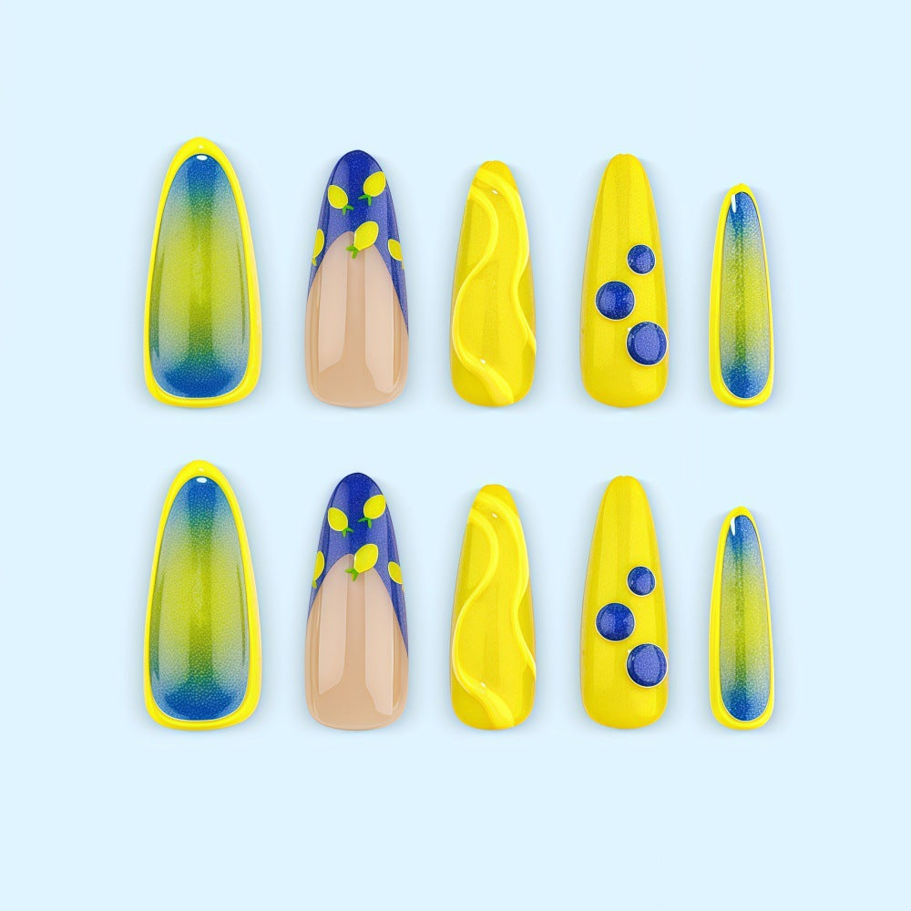 Kreatives Kunstnagel-Set mit bunten und einzigartigen Designs Brehn