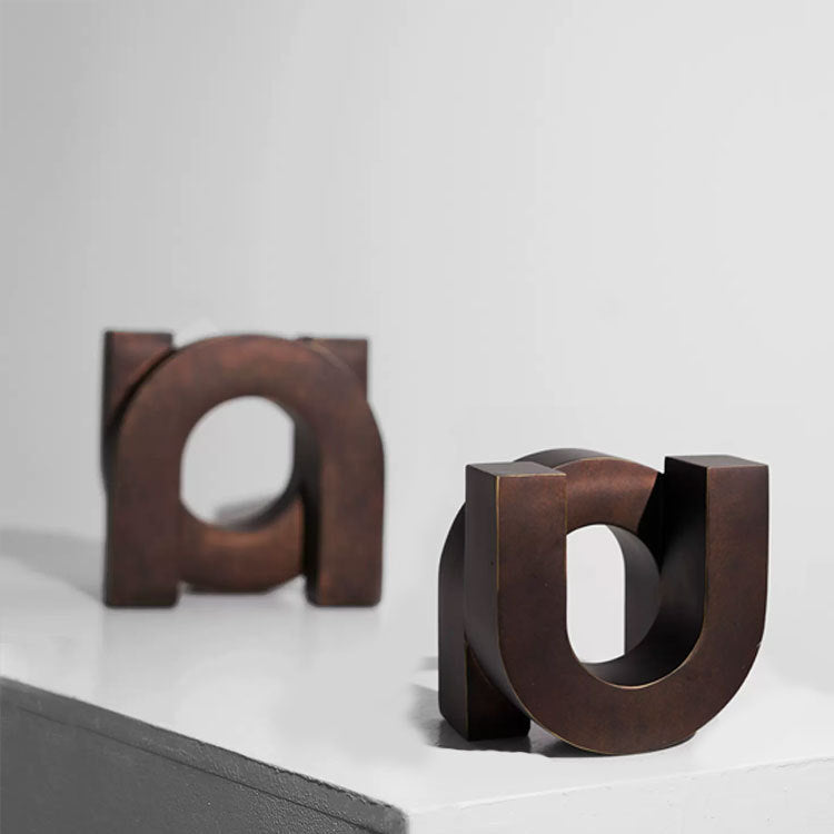 Moderne dekorative Buchstaben Skulptur