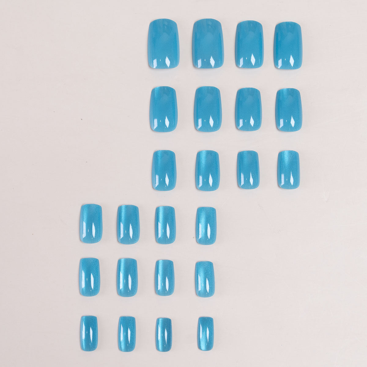 Glänzende Gel-Nagelverlängerungen