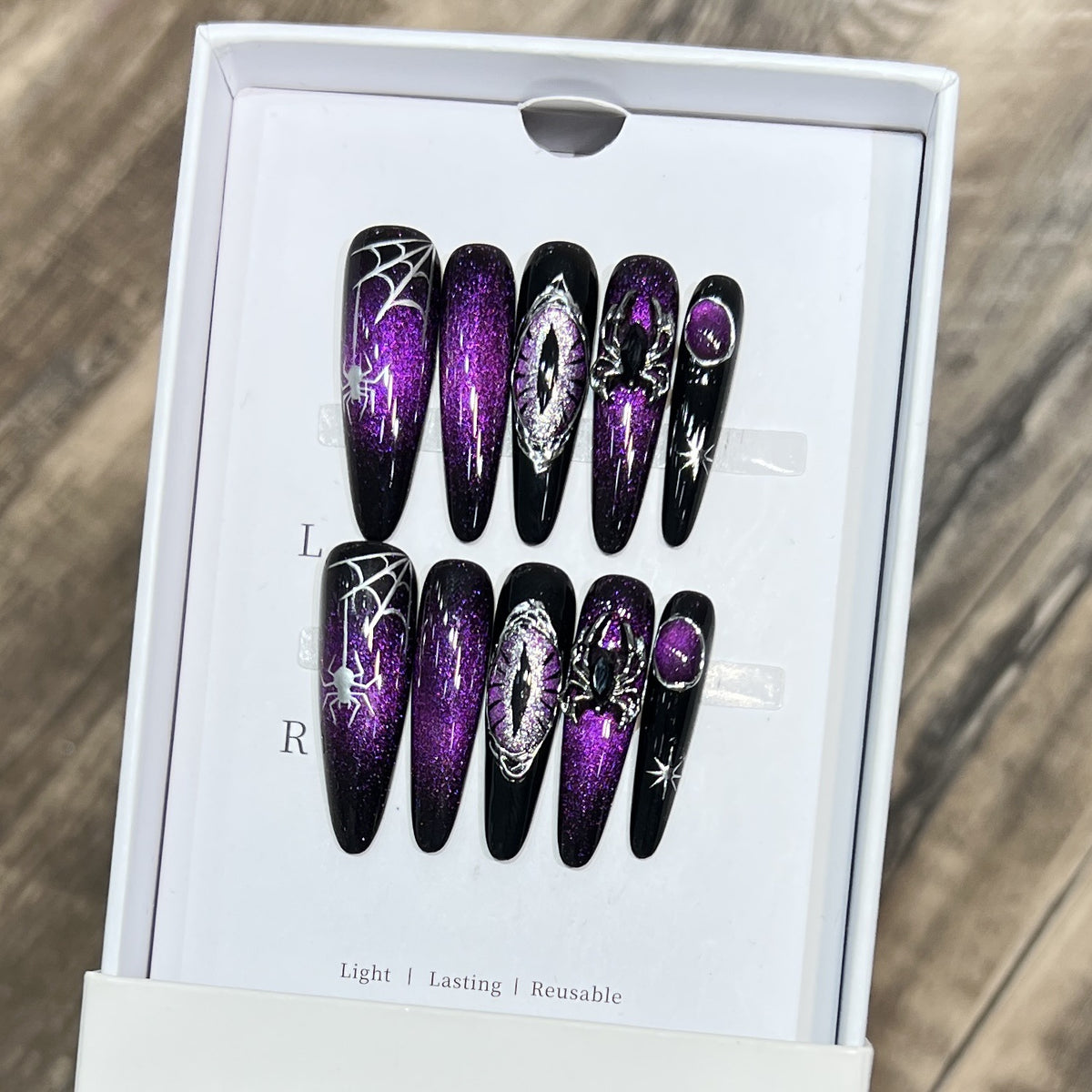 Glamouröses Stiletto Druck-On Nagelkunst-Set mit himmlischem Design Brehn