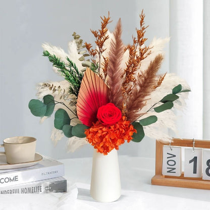 Elegante getrocknete Blumenarrangement Tischdekoration