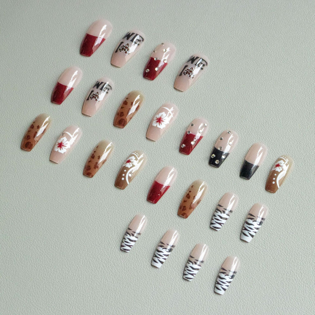 Künstlerisches kunstvolles Nageldesign-Set