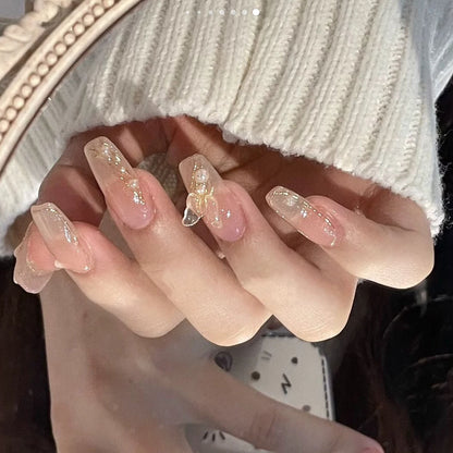 Elegante dekorative Nagelkunstverlängerungen