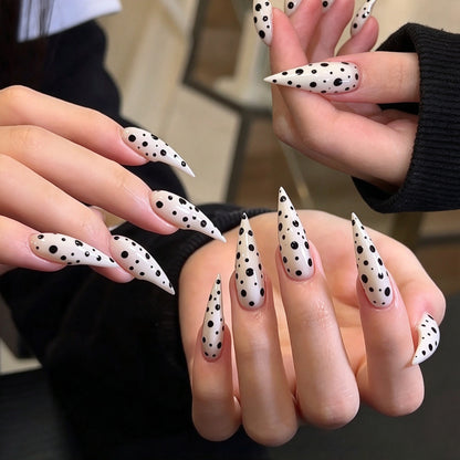 Elegantes dekoratives Press-On-Nagelset